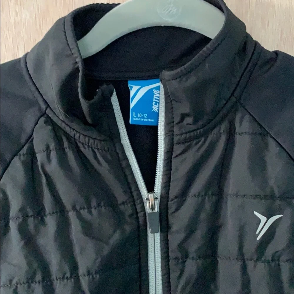 Old Navy Active Boys Black Quilted Zip-Up Jacket Size Large 10 –1 2